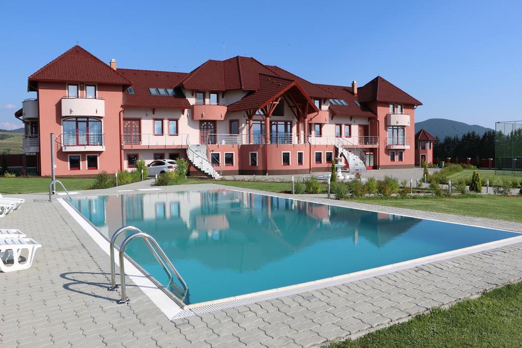 Sanderson Apartments Miercurea Ciuc Rum bild